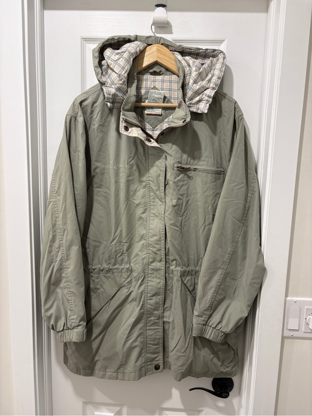 Vintage northern reflections Women’s Lightweight Hooded Jacket in Sage Green